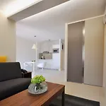 沃迪拉普拉公园广场酒店 4* 普拉
