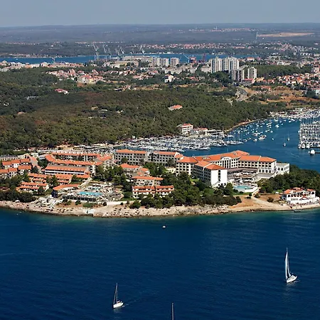 Курортний комплекс Park Plaza Verudela