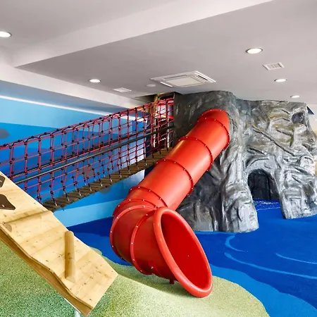 Курортний комплекс Park Plaza Verudela 4*