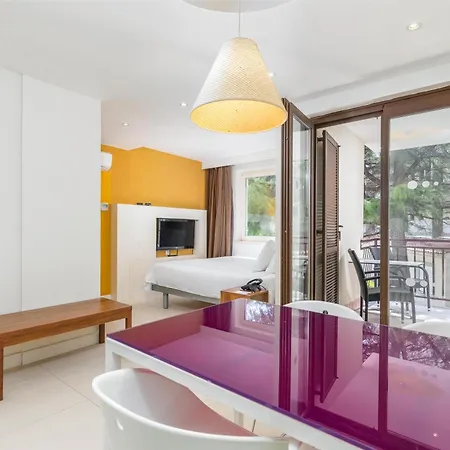 Курортний комплекс Park Plaza Verudela Пула